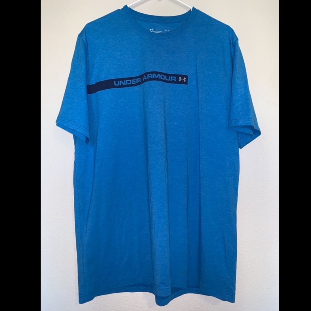 Under Armour velocity short sleeve Size L